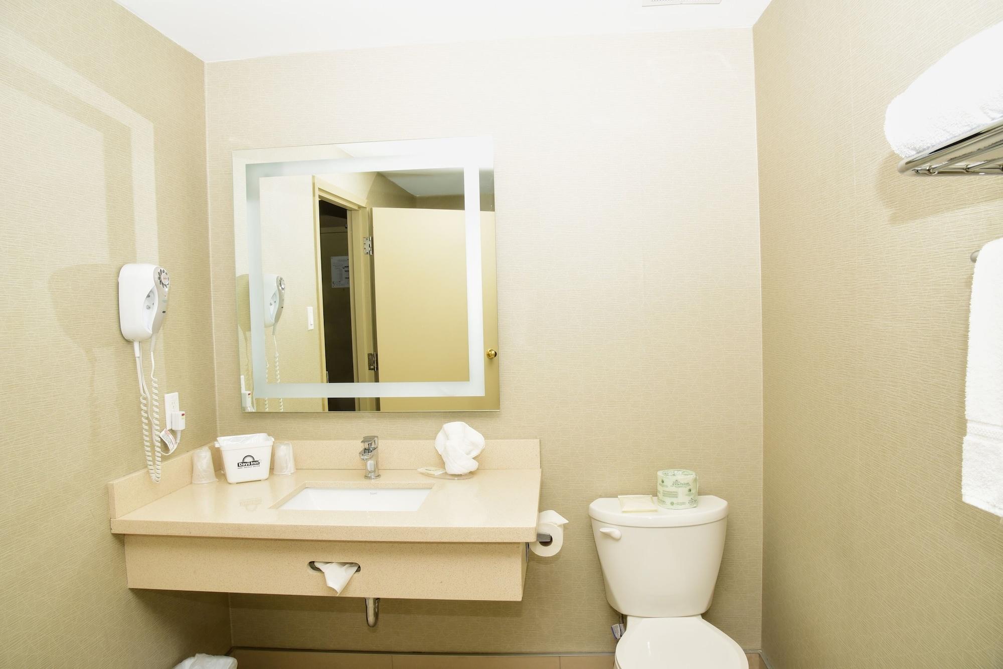 Days Inn By Wyndham Ottawa Eksteriør bilde