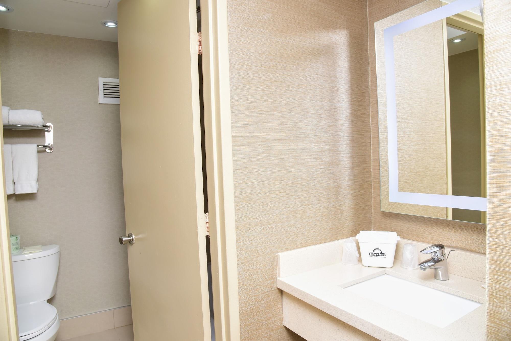 Days Inn By Wyndham Ottawa Eksteriør bilde